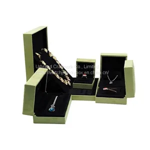 Urbrand Luxury Green Custom Design Logo Plastic Jewelry Box For Necklace Ring Pendant Bracelet Jewelry thumbnail-1