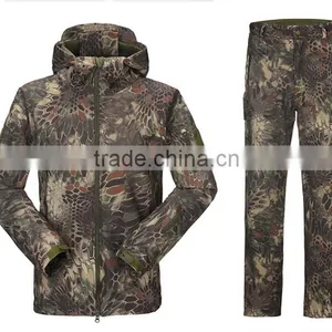 Custom Man Waterproof Camouflage Softshell Suit thumbnail-1