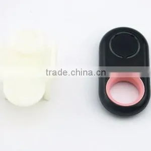 Mini Wireless Remote Shutter for Selfie Stick on Monopod thumbnail-3