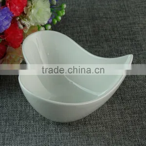 Stock Small White Ceramic Heart Shaped Bowl thumbnail-1