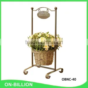 Cheap Vintage Wholesale Wicker White Flower Basket With Plastic Liner thumbnail-4