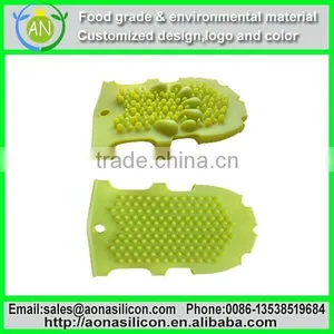 Convenient Silicone Rubber Massage Brush Gloves thumbnail-1