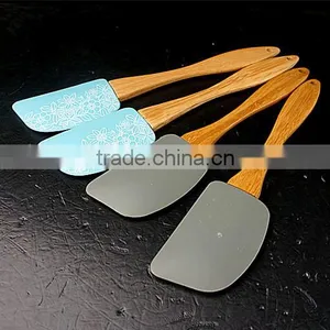 12083 Silicone Spatular Scraper Silicone Cream Spatular With Wooden Handle thumbnail-5