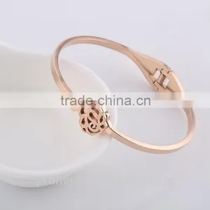 Fashion 18k Rose Gold Zircon Bracelet Beautiful Camellias Titanium Bangle Jewelry thumbnail-2