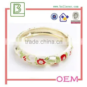 Female Charming Crystal Bangle Bracelet thumbnail-6