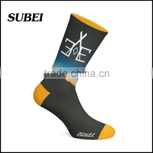 HD Pic 360 Digital Print Unisex Fashion Skateboard Sublimation Socks thumbnail-1