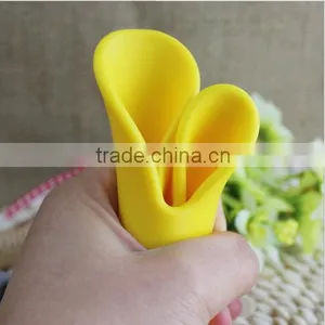 Novelty Cute Silicone Dog Muzzle / Dog Mouth Cover / Cute Duck Mouth Shape Dog Mouth Cover thumbnail-6