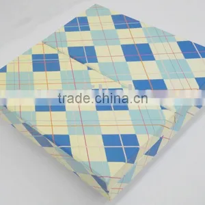 Color Print Gift Box thumbnail-1