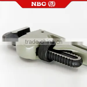 Superior 200MM Capacity Right Angle Multi Heavy Duty Aluminum Pipe Wrench thumbnail-4