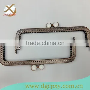 Direct Supplier Clutch Metal Frame With White Gems thumbnail-1