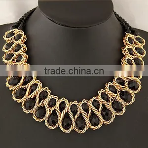 China Jewelry Best Selling American Popular Shining Exquisite Crystal Alloy Charm Gold Statement Necklace in Stock thumbnail-4