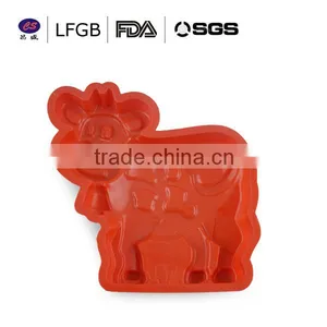 2014 Hot Selling New Design Cow Shaped Silicone Cake Mould With FDA/FLGB thumbnail-1