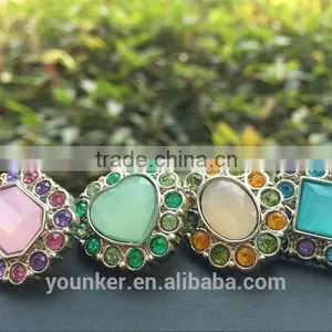 New Effect Rhinestone Acrylic Plastic Colorful Button Sewing With Shank Bulk Cheap High Quality Button Flower Center thumbnail-1