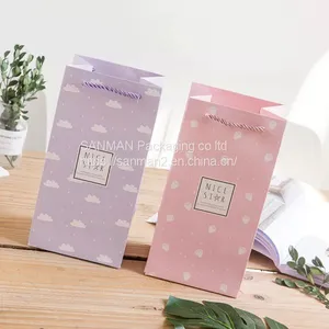 Blue Fashion Person Gift Paper Bag thumbnail-4