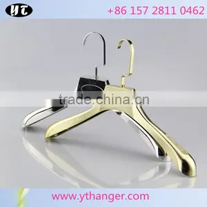 Wholesale Electronic Plated Hanger With Antislip Notch for Clothes thumbnail-2