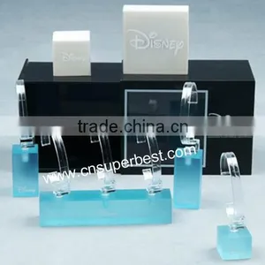 Fashion Design Acrylic Watch Display Stand Display Watch Holder thumbnail-1