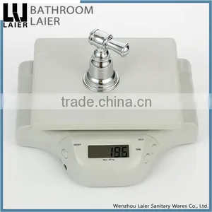 Customized High Quality Zinc Alloy Chrome Finishing Bathroom Sanitary Items Wall Mounted Double Robe Hook thumbnail-6