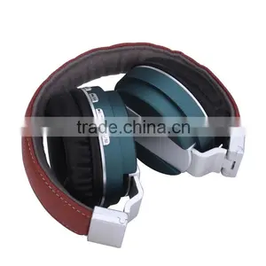 New Stylish Foldable & Adjustable Wireless Bluetooth Headphones thumbnail-3