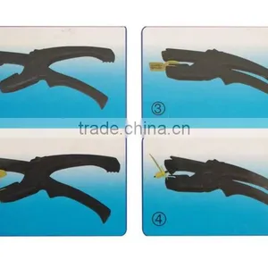 Ear Tag Pliers With Handle Using thumbnail-3