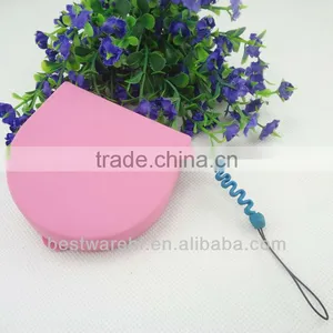 The Horseshoe Shaped Silicone Coin Bag thumbnail-6