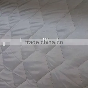 High Speed Mechanical Multi-needle Quilting Machine thumbnail-1