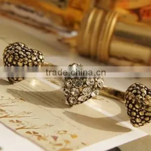 Fashion Three Hearts Are Connected New Rings thumbnail-2
