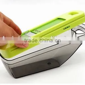 Cy284 Multifunction Kitchen Vegetable Tool Plastic Garlic Press Grater With Storage for Garlic Ginger thumbnail-3
