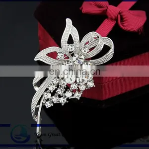 Fashion Appearance of Silver Plated Rhinestone Clear Crystal Bow the Bride Bouquet That Artificial Diamond and Pearl Brooches thumbnail-1