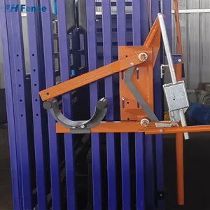 High Quality Factory Price Sales Automatic Hydraulic Cattle Crush Remote Control Switch Control Hydraulic Squeeze Cattle Crush thumbnail-5