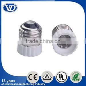 E26 to E17 Plastic Transfer Lamp Holder thumbnail-1