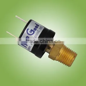 Refrigerant Pressure Switch thumbnail-1