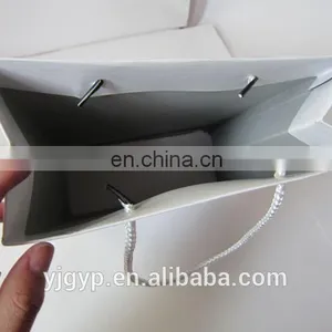 Cheap Glossy White Shopping Paper Bag thumbnail-3