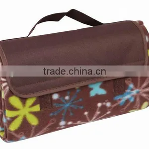 Folding Up Waterproof Picnic Blanket thumbnail-1