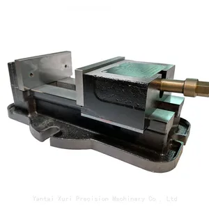 Bench & Pipe Combination Vise thumbnail-2