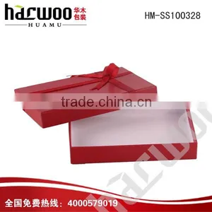 With a Red Belt Simple Cardboard T-shirt Case thumbnail-1