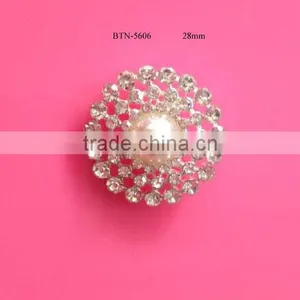 Hot Selling Factory Price Pearl and Rhinestone Button in Stock (btn-5606) thumbnail-1
