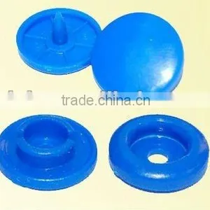 Colorful Plastic Button thumbnail-1
