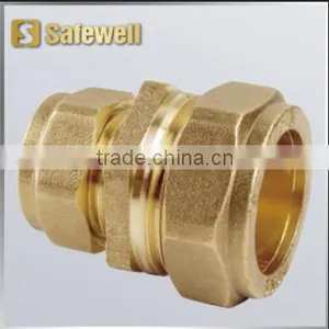 Reducing Coupler Fitting With Check Valve thumbnail-1