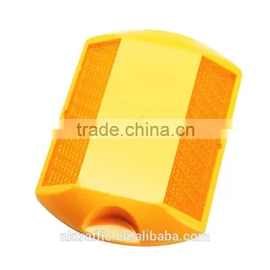 Better Choice Traffic Safety Equipment Plastic Road Stud Cat Eye Reflective Road Stud Supplier's Choice thumbnail-5