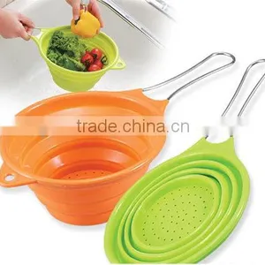Silicone Foldable Colander thumbnail-1