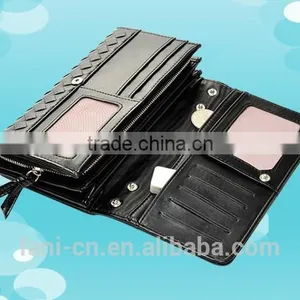 New Arrival Fashion and Elegant Ladies Leather Clutch Purse With Woven Pattern Design thumbnail-4