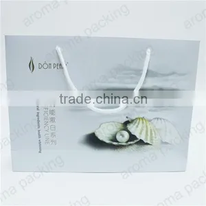 Wholesale Eco-friendly Luxury Black Paper Handbag of New Design for Gift thumbnail-4