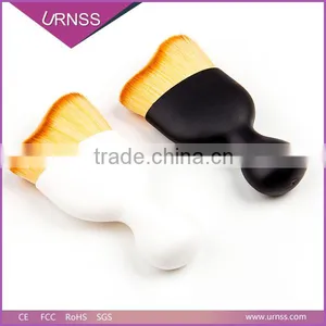 Curved Makeup Face Brush thumbnail-2