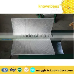 Notebook Type 220*420mm Size Beeswax Foundation Embossing Machine thumbnail-2