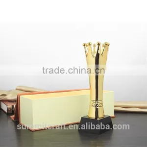 Custom High Quality Golden Crown Trophy thumbnail-3