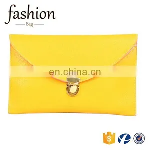 CR USA Market Expert Trendy Small Summer Beige Latch Envelope Bag Retro Chain Single Shoulder Bag Design Clutch thumbnail-6