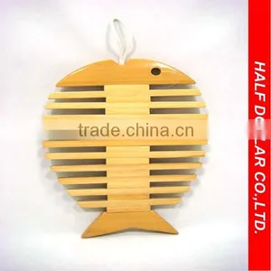 Fish-like Bamboo Pot Holder For One Dollar Item, Heat Resistant For Kitchen Use thumbnail-1