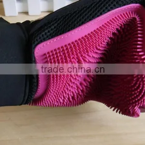Pet Washing Gloves thumbnail-5