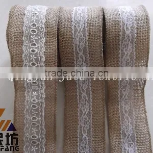 Eco-friendly Burlap Jute Ribbon With Lace in Middle Manufactured thumbnail-1