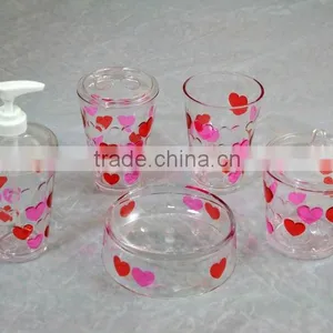 Heart Style Bathroom Accessories Set thumbnail-1